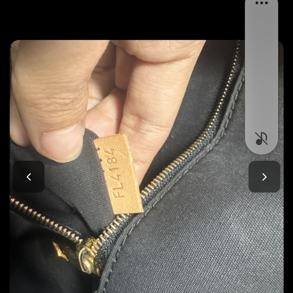 Louis Vuitton Monogram Vernis Lockit in Black Patent Leather Satchel - Picture 10 of 10